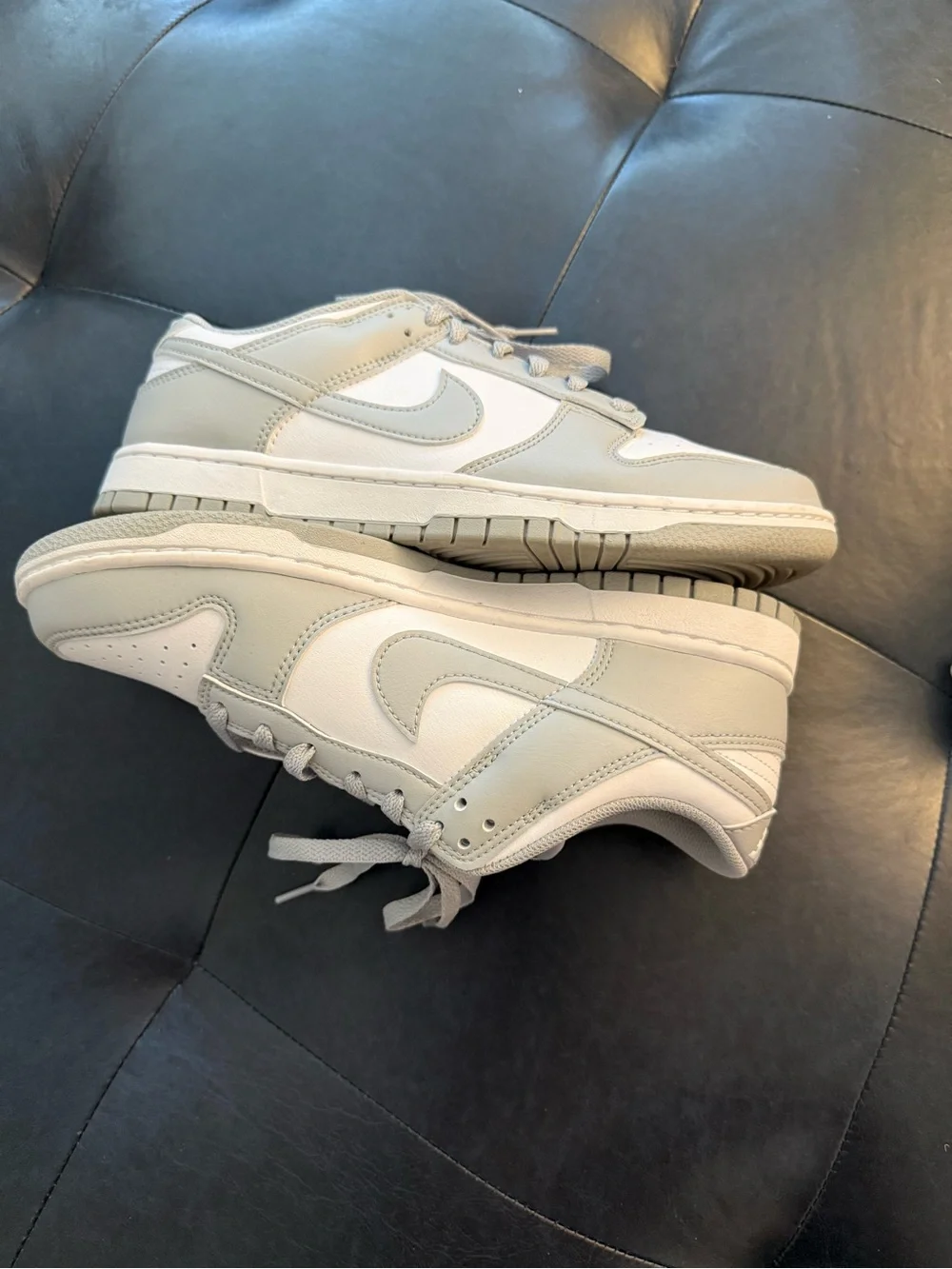 Nike Low-Top Sneakers in WORN ONCE size 8.5 gray and white